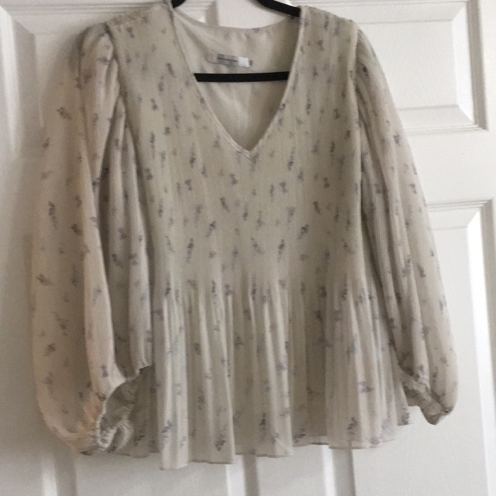 Avantlook Floral Print Pleated Top (excellent condition)